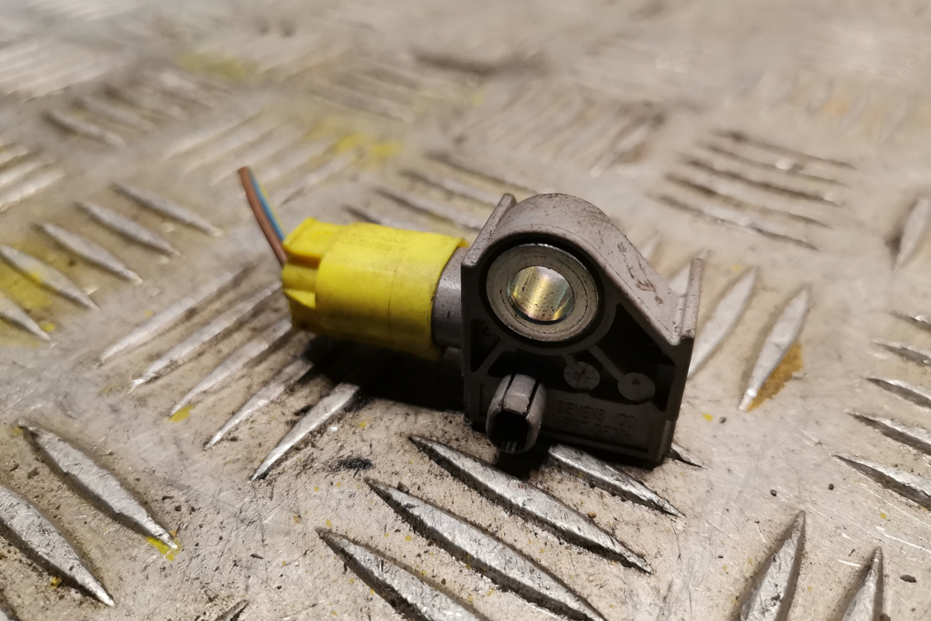 MERCEDESBENZ C (W204) Front Left Impact Sensor 2048201985 16047173