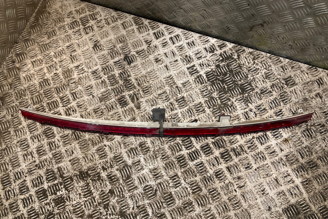 MERCEDES-BENZ E-Class W212/S212/C207/A207 (2009-2016) Aizmugurējā vāka gaisma 2128200156,A2128200156 28253430