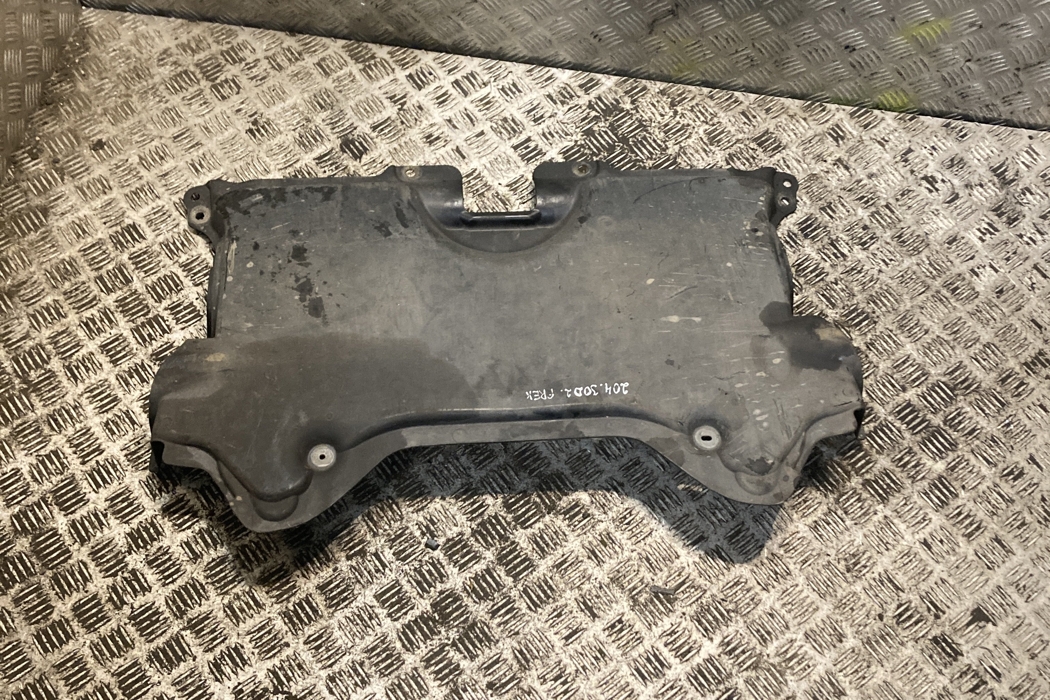 MERCEDES-BENZ C-Class W204/S204/C204 (2004-2015) Engine Cover 2045203223,A2045203223 28424524