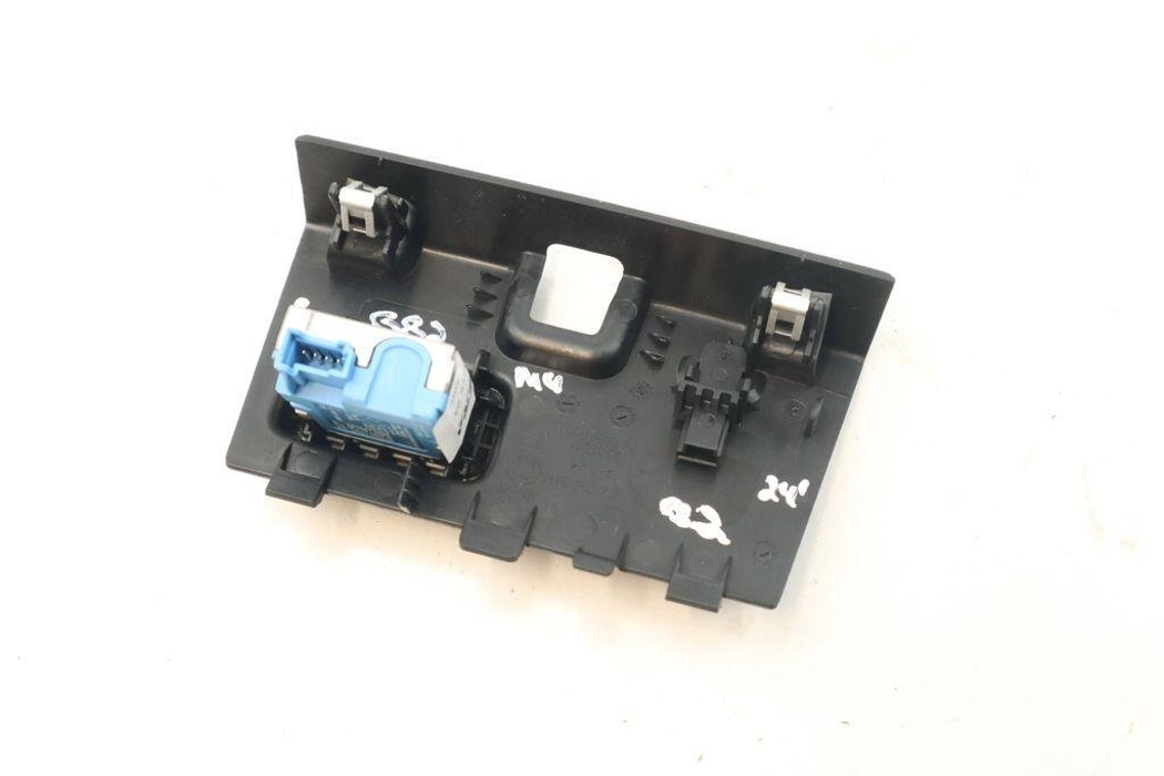 BMW 4 Series G22, G23, G26 (2020-2023) USB 5A84161 30971241