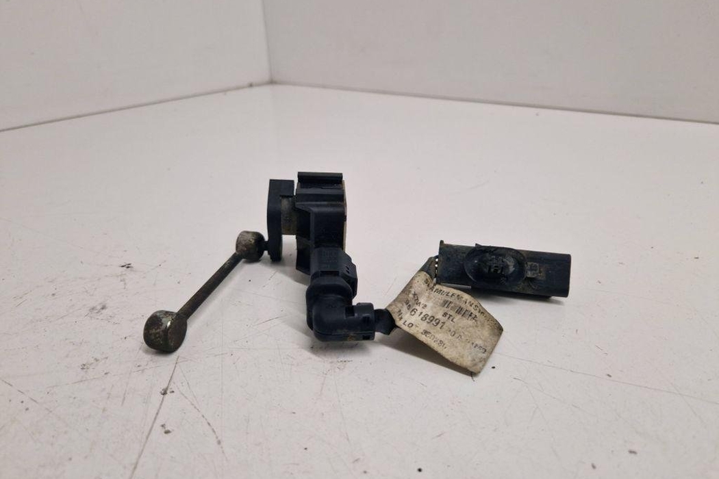 PEUGEOT 508 1 generation (2010-2020) Front Left Level Sensor 9661899180 30570899