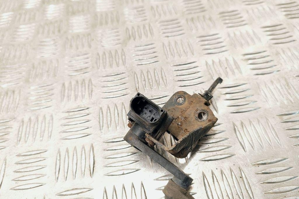 LAND ROVER Discovery Sport 1 generation (2014-2024) Front Right Level Sensor BJ323D026,BJ323D026AA 31228512