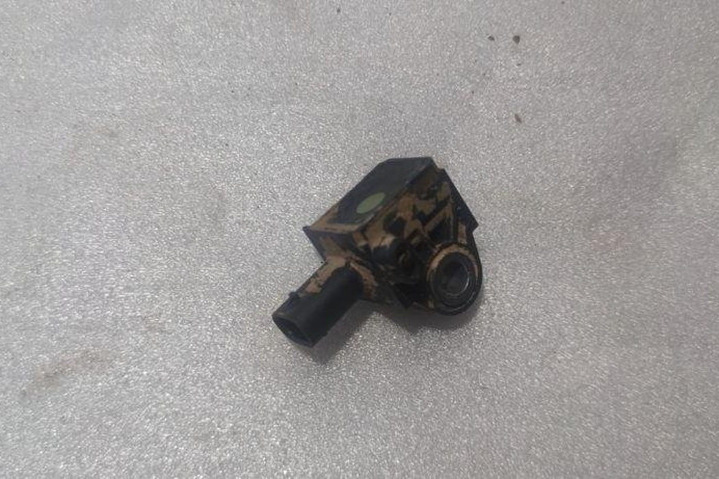 AUDI A3 8V (2012-2020) Front Right Impact Sensor 5Q0959651B 31256451