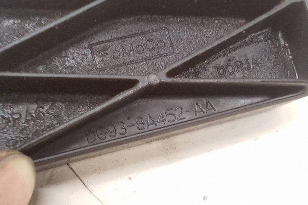 FORD Mondeo 5 generation (2014-2022) Radiator Holder DG938A452AA 20921034