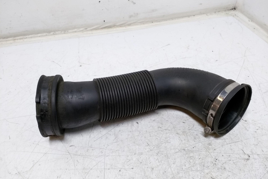 OPEL Astra J (2009-2020) Air Intake Tube 315875880 28532617