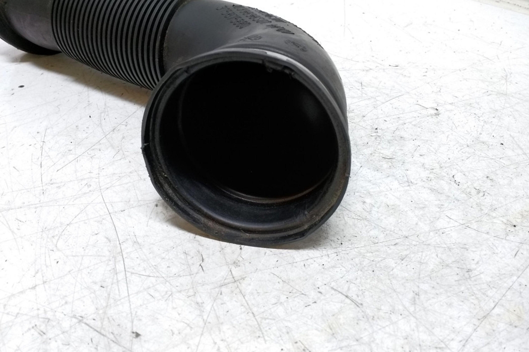 OPEL Astra J (2009-2020) Air Intake Tube 315875880 28532617
