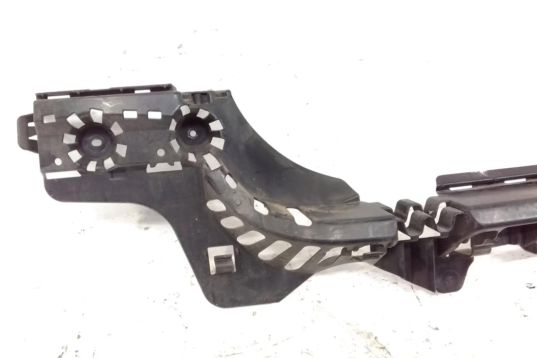 BMW 5 Series E39 (1995-2004) Aizmugurējā labā bampera stiprinājums 7256922 28723361