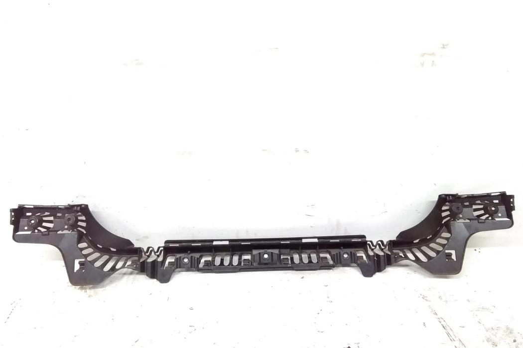 BMW 5 Series E39 (1995-2004) Aizmugurējā labā bampera stiprinājums 7256922 28723361