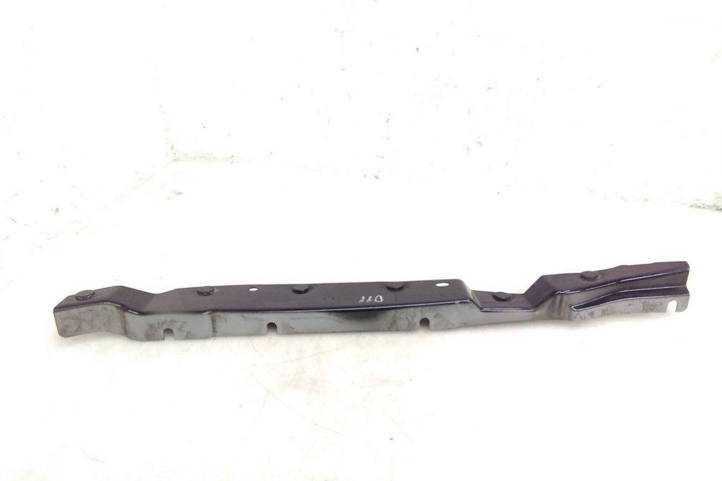 BENTLEY Continental Front Right Fender Holder 3W8821156A 32282566