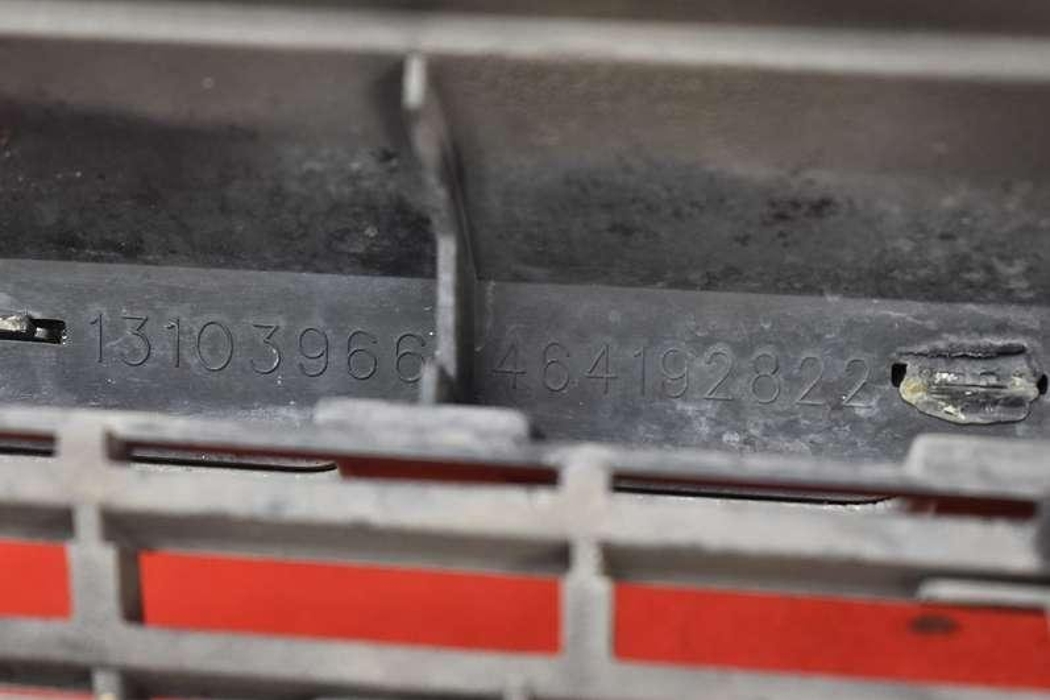 OPEL Vectra C (2002-2005) Ārējā gaisa ventilācijas reste 13103966 22075899