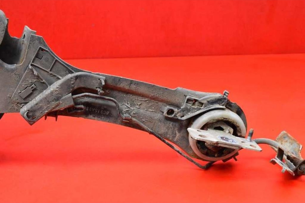 VOLVO V60 1 generation (2010-2020) Priekšējā labā riteņa rumbas vārpsta/stupica 6G915A968 24872002