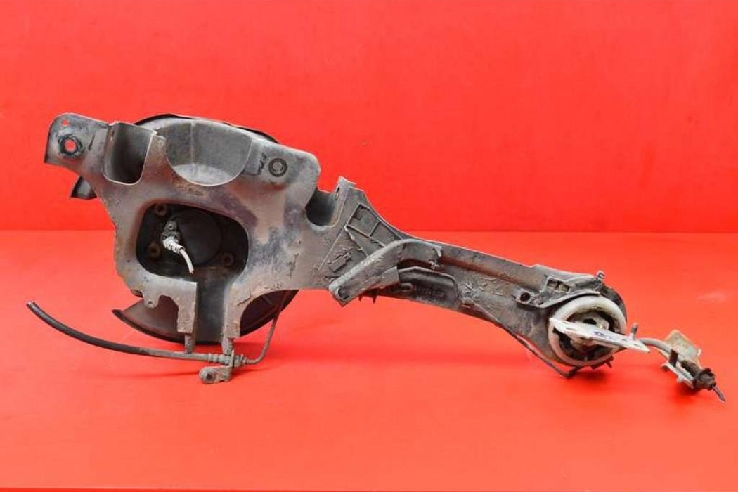 VOLVO V60 1 generation (2010-2020) Priekšējā labā riteņa rumbas vārpsta/stupica 6G915A968 24872002