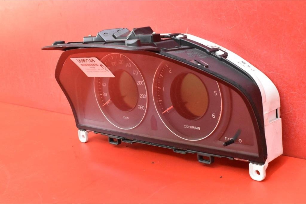 VOLVO V70 3 generation (2007-2020) Instrumentu panelis/spidometrs 30786623ab 32142632