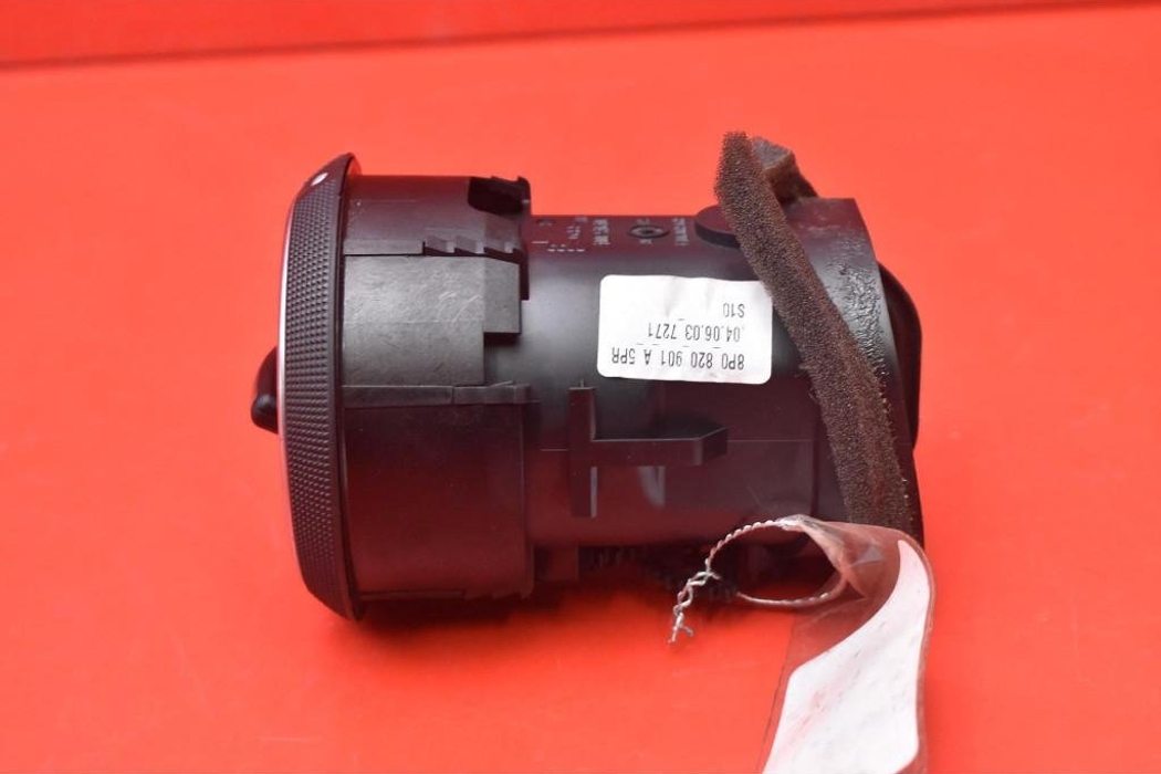AUDI A3 8P (2003-2013) Решетка воздухозаборника салона 8P0820901A 32142716