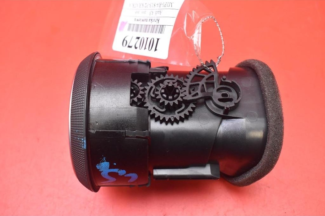AUDI A3 8P (2003-2013) Решетка воздухозаборника салона 8P0820901A 32142716