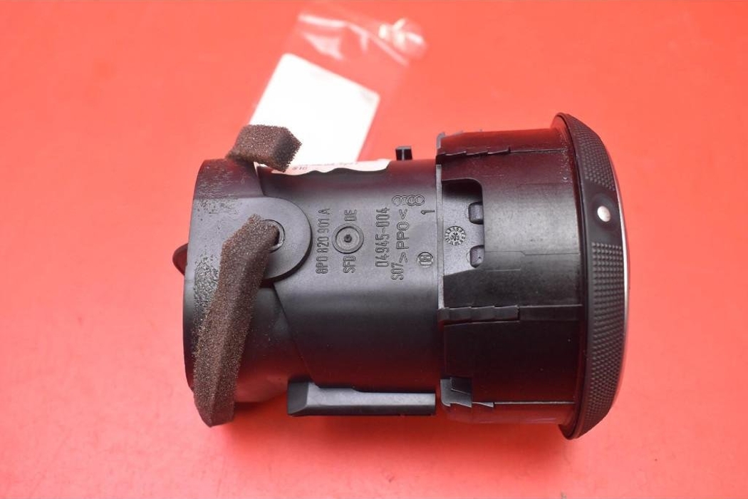 AUDI A3 8P (2003-2013) Решетка воздухозаборника салона 8P0820901A 32142716