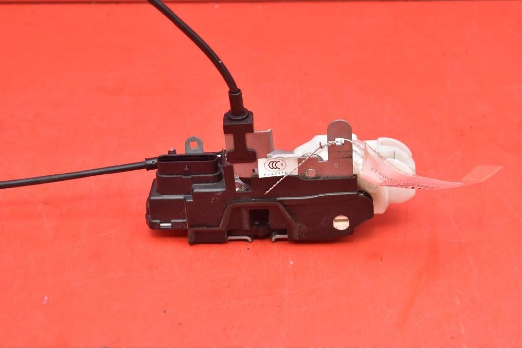 VOLVO V40 2 generation (2012-2020) Aizmugurējo kreiso durvju slēdzene 31391826 32182294