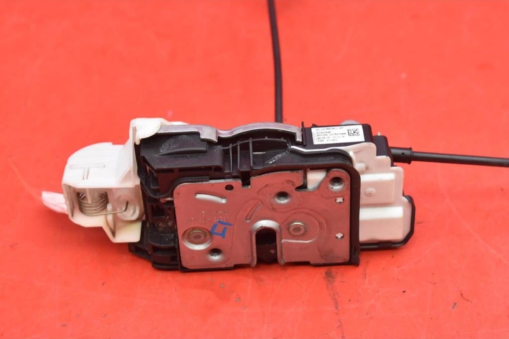 VOLVO V40 2 generation (2012-2020) Aizmugurējo kreiso durvju slēdzene 31391826 32182294