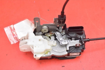 VOLVO V40 2 generation (2012-2020) Aizmugurējo kreiso durvju slēdzene 31391826 32182294