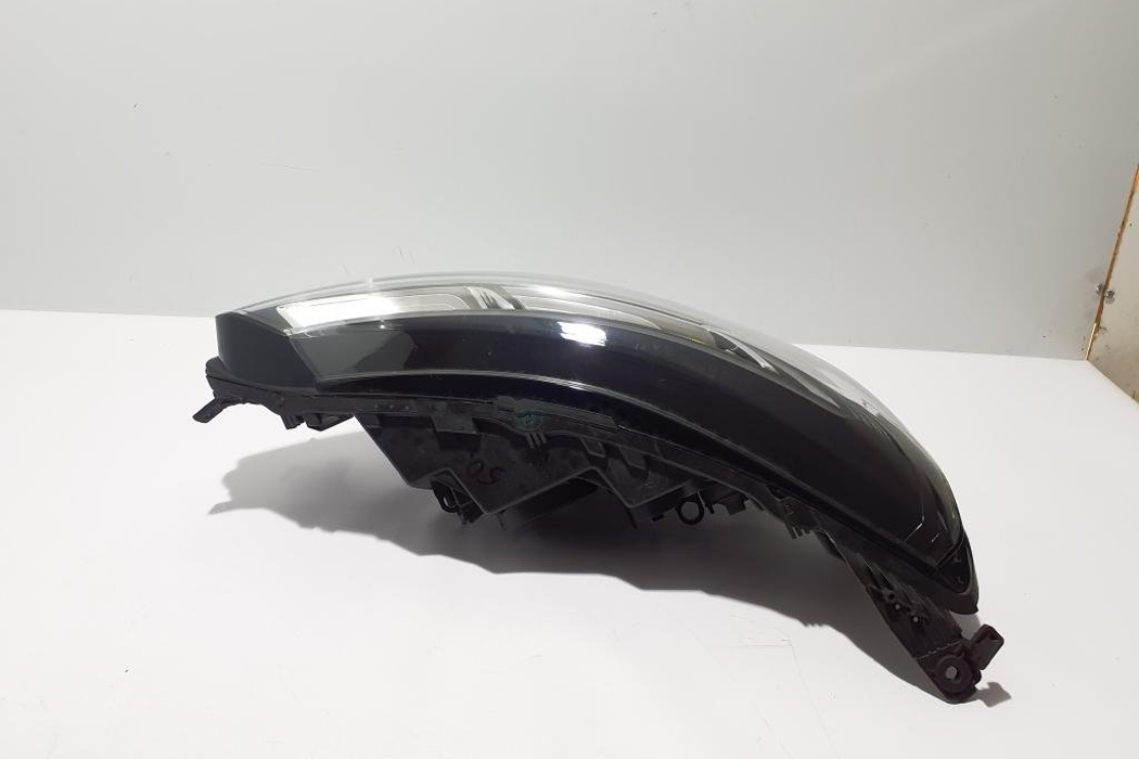 RENAULT Megane 4 generation (2016-2023) Front Right Headlight 260108478R 30417479