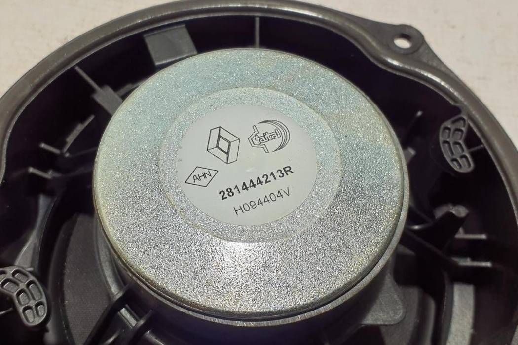DACIA Duster 2 generation (2017-2024) Front Right Door Loudspeaker 281444213R 30476144