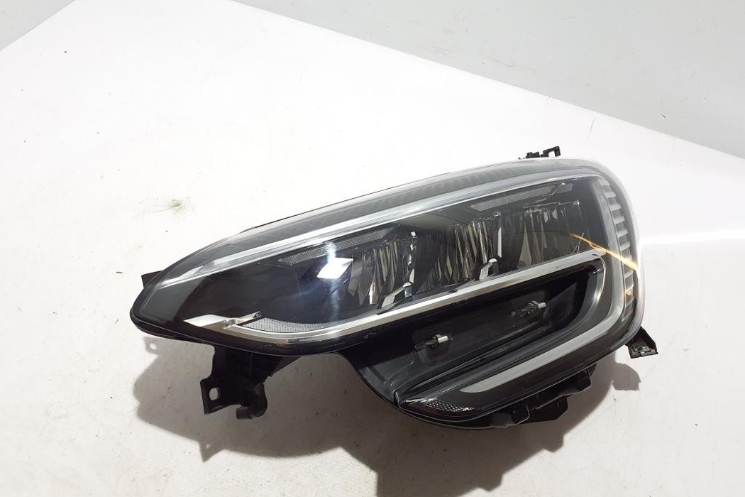 RENAULT Megane 4 generation (2016-2023) Front Right Headlight 260602681R 32046085