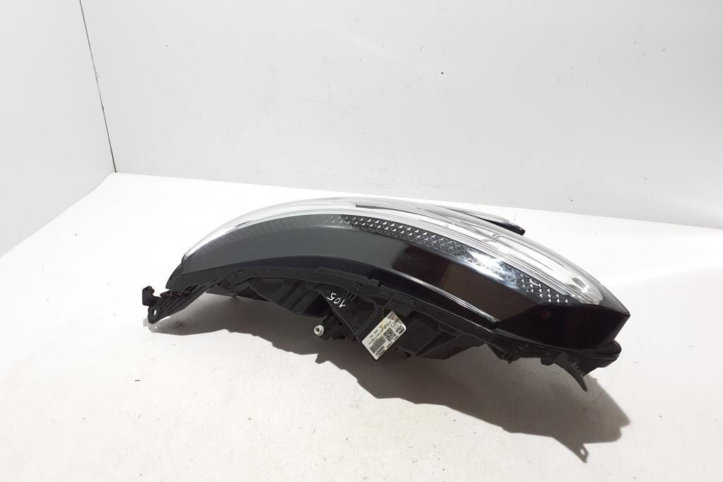 RENAULT Megane 4 generation (2016-2023) Front Right Headlight 260602681R 32046085