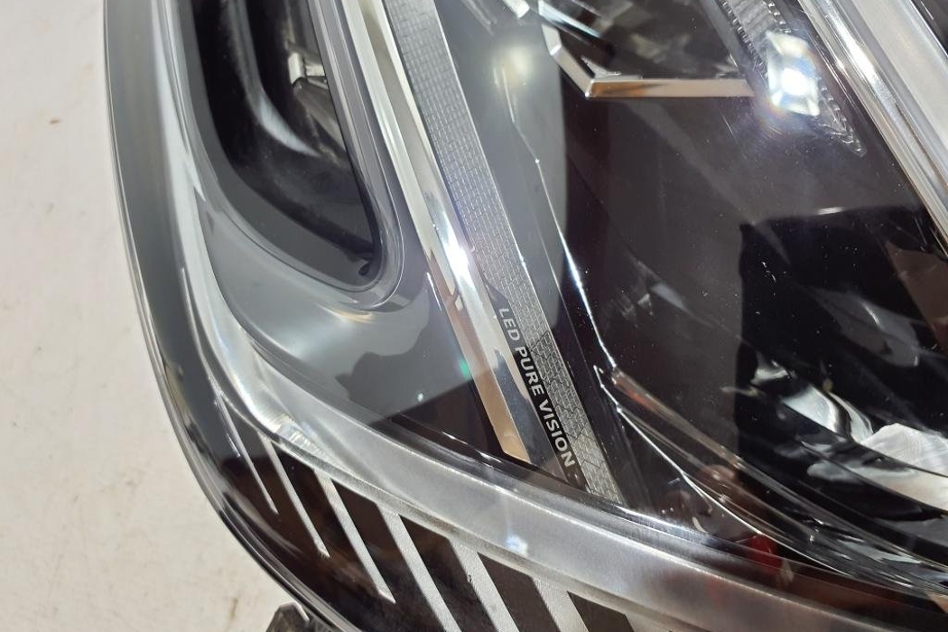 RENAULT Megane 4 generation (2016-2023) Front Right Headlight 260602681R 32046085