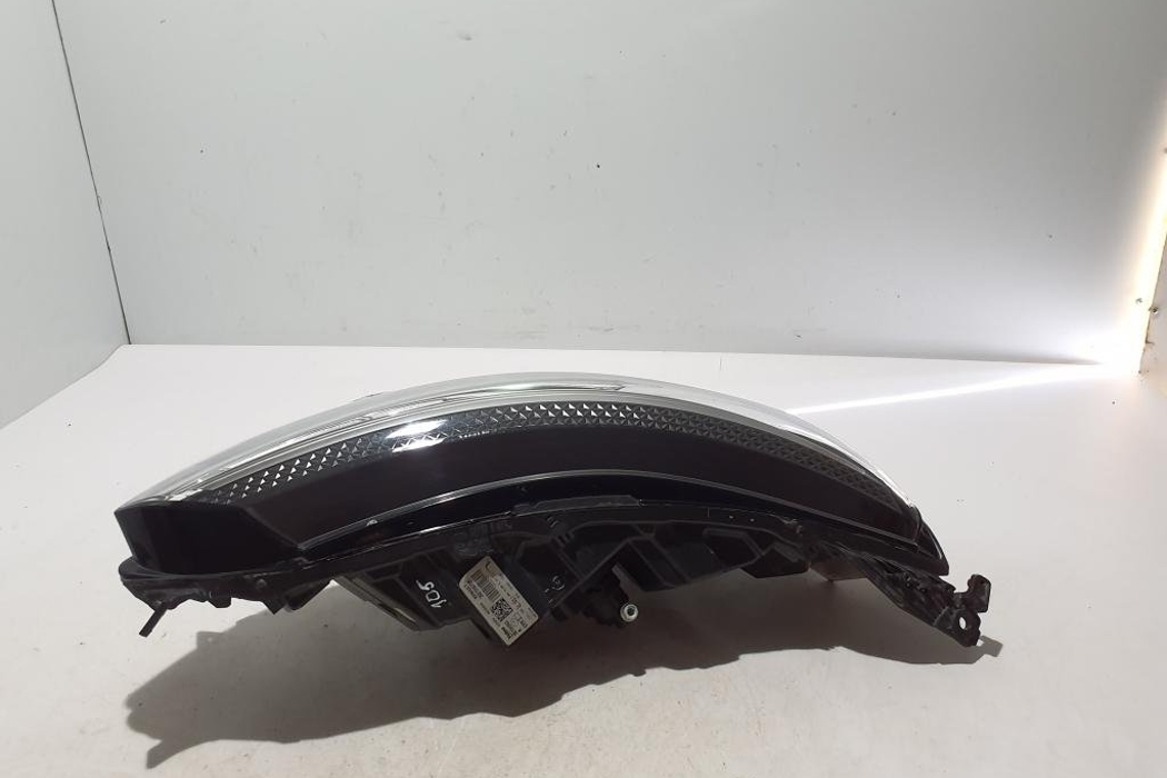 RENAULT Megane 4 generation (2016-2023) Front Right Headlight 260105675R 32046297