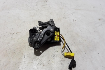 BMW 5 Series F10/F11 (2009-2017) Right Side Hood Lock 7184441 31720168