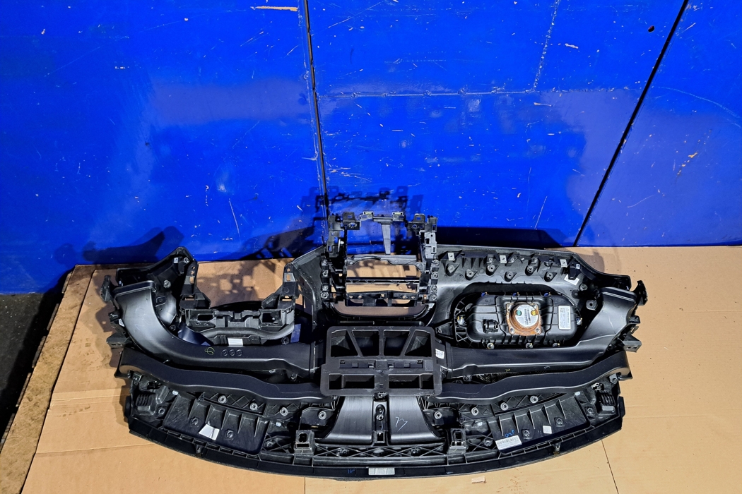 JAGUAR XE 1 generation (2014-2024) Dashboard GX63-044A74-AB,170380049 32208043