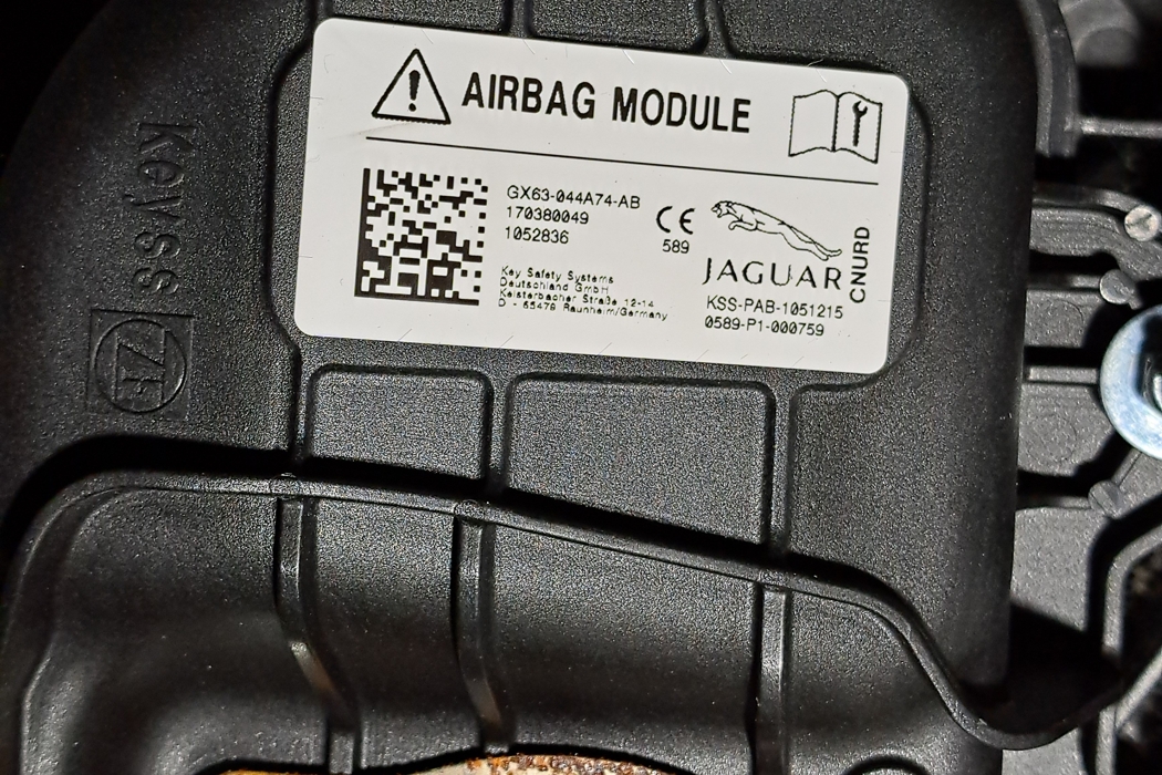 JAGUAR XE 1 generation (2014-2024) Dashboard GX63-044A74-AB,170380049 32208043