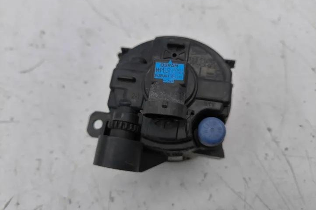 PEUGEOT 3008 2 generation (2017-2023) Front Left Fog Light 89207181 26491508