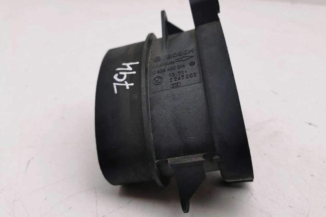 BMW 5 Series E39 (1995-2004) Mass Air Flow Sensor MAF 0928400314 31193517