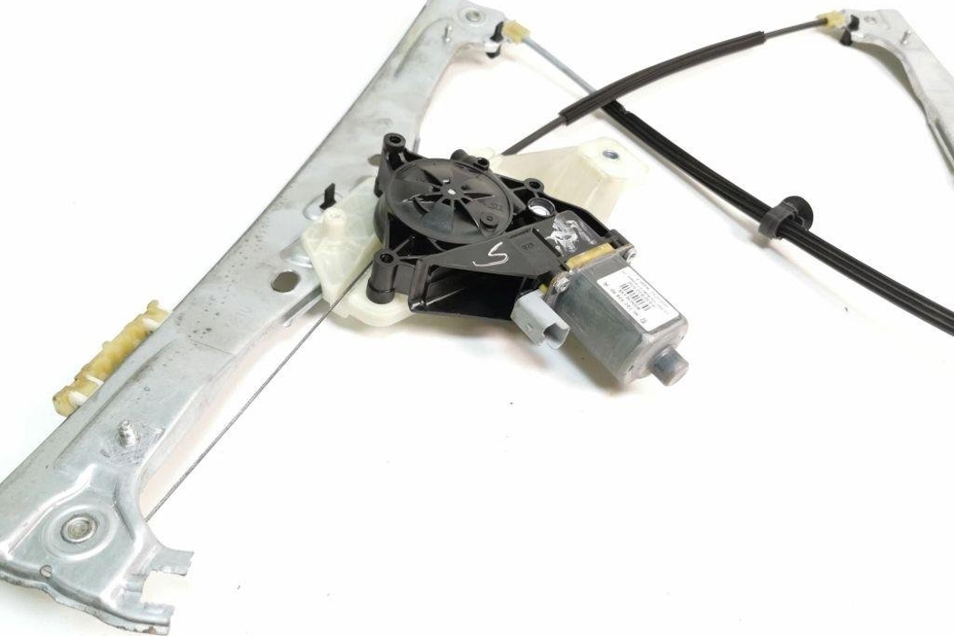 CITROËN C4 Cactus 1 generation (2014-2024) Priekšējo labo durvju logu pacēlājs 9674252480 31201519