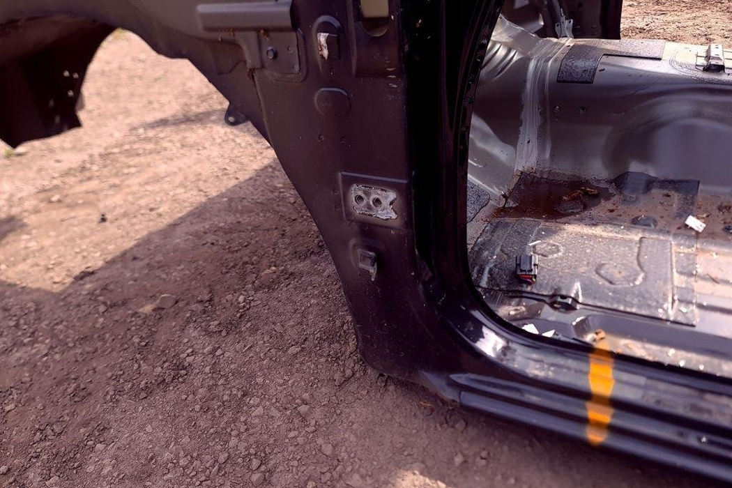NISSAN Navara D22 (1997-2005) Priekšēja kreisā ceturtdaļa 32350267