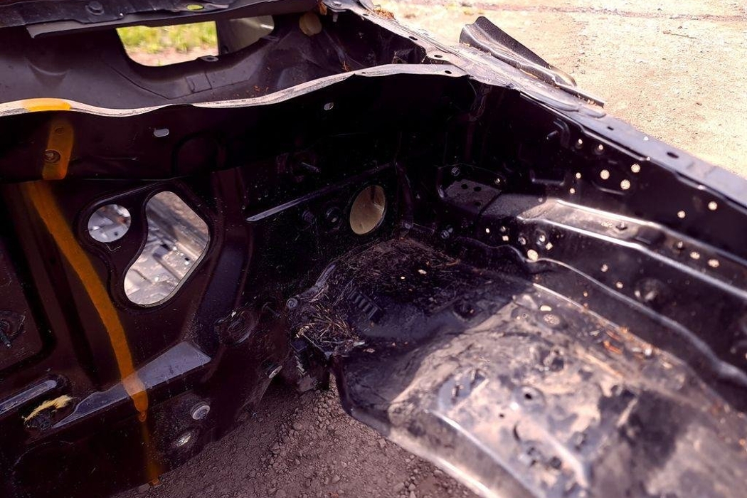 NISSAN Navara D22 (1997-2005) Priekšēja kreisā ceturtdaļa 32350267