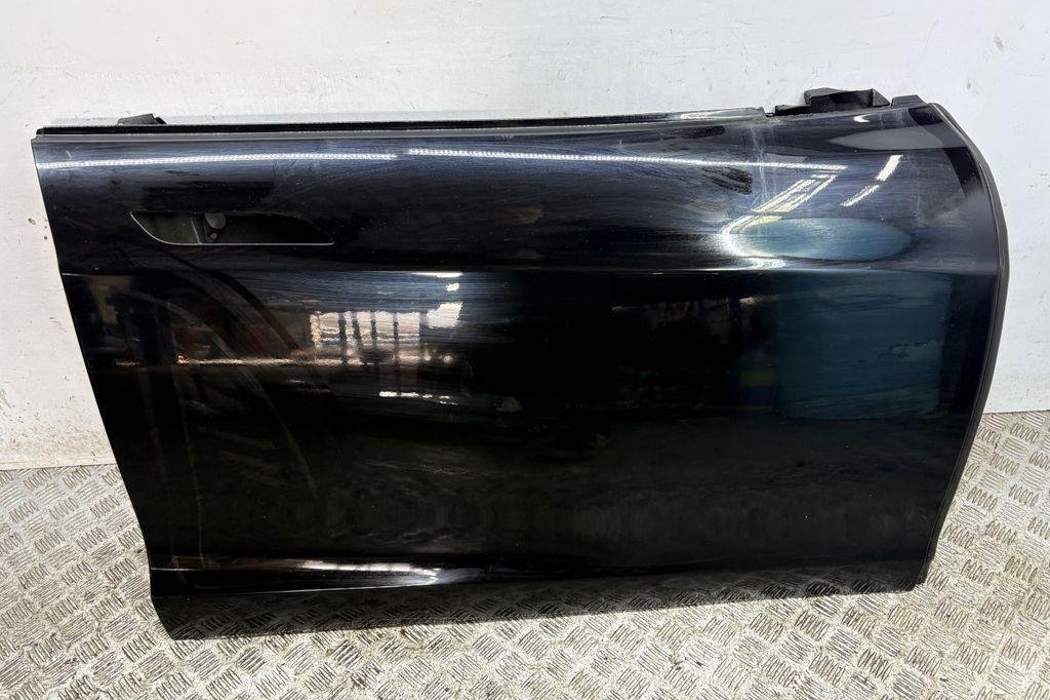 TESLA Model S 1 generation (2012-2024) Front Right Door 32370546