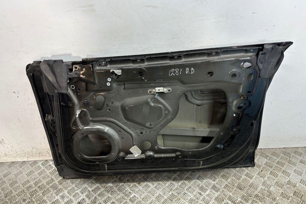 TESLA Model S 1 generation (2012-2024) Front Right Door 32370546