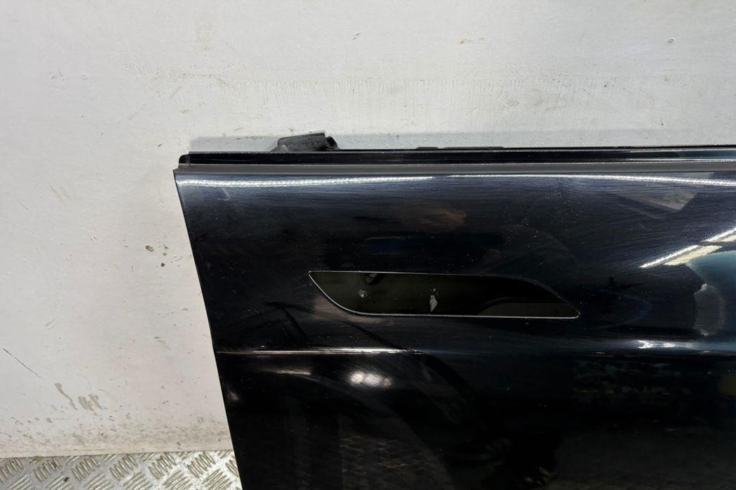 TESLA Model S 1 generation (2012-2024) Front Right Door 32370546