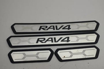 TOYOTA RAV4 5 generation (XA50) (2018-2024) Sliekšņa apdare 67913YY160,67917YY110 26478670