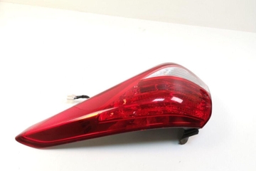 HYUNDAI i40 VF (1 generation) (2011-2020) Aizmugurējais labais lukturis 924023Z3 31166325
