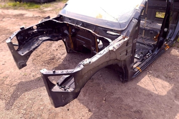NISSAN Navara D22 (1997-2005) Priekšēja kreisā ceturtdaļa 32350267