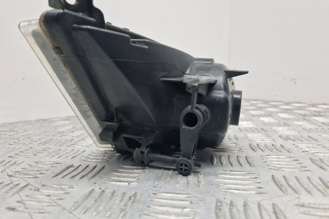 BMW 5 Series E60/E61 (2003-2010) Priekšējais kreisais miglas lukturis 0305083001 28073308