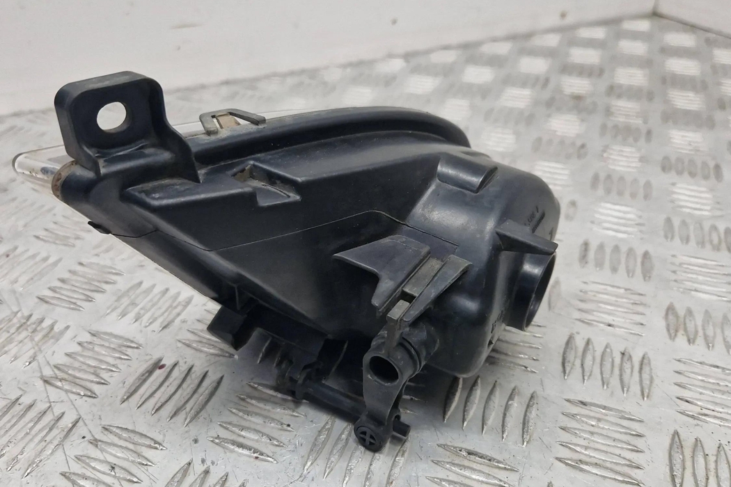 BMW 5 Series E60/E61 (2003-2010) Priekšējais kreisais miglas lukturis 0305083001 28073308