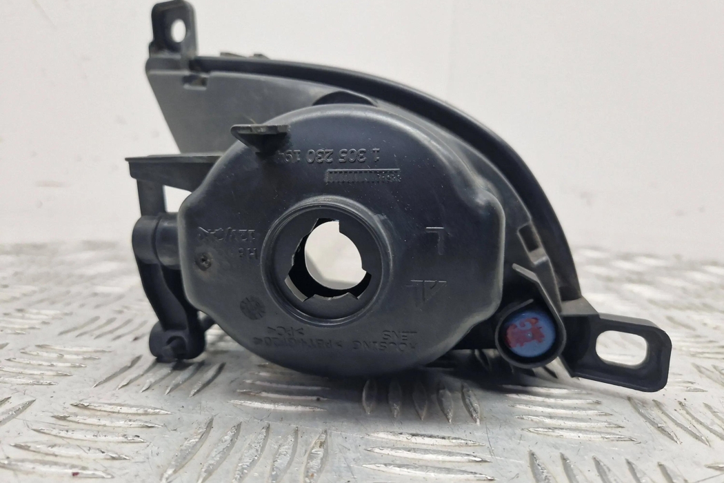 BMW 5 Series E60/E61 (2003-2010) Priekšējais kreisais miglas lukturis 0305083001 28073308