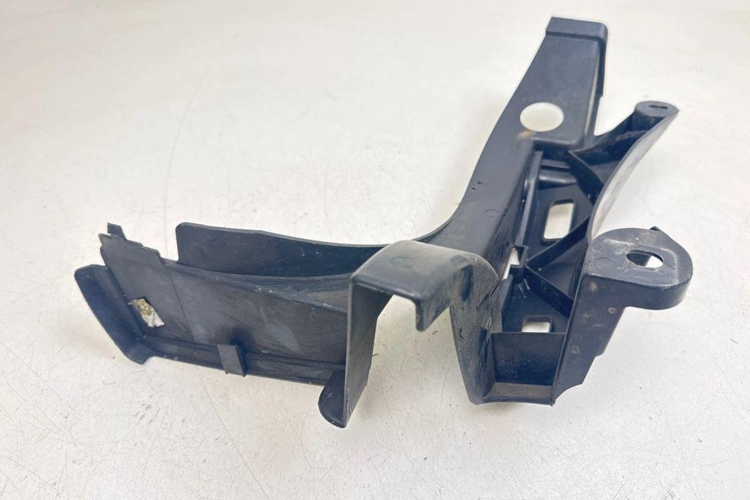 PEUGEOT 3008 1 generation (2010-2016) Aizmugurējā kreisā bampera stiprinājums 9685552577 31358820