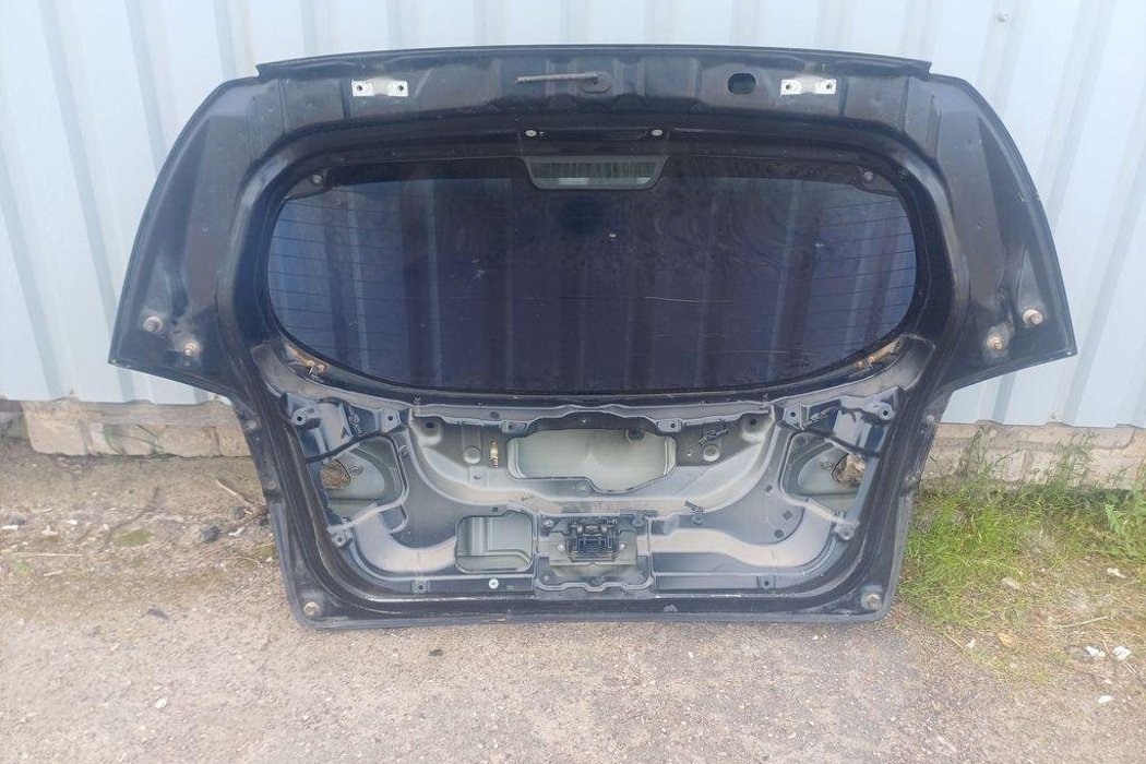 MITSUBISHI Colt 6 generation (2002-2013) Крышка багажника 31386300
