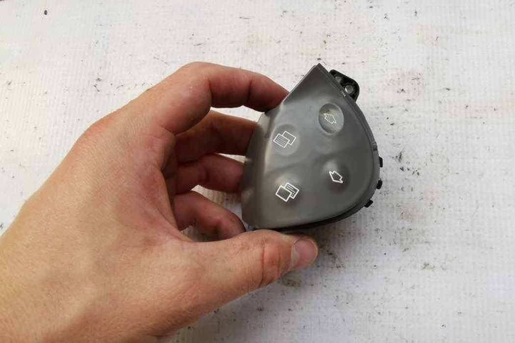 MERCEDES-BENZ E-Class W211/S211 (2002-2009) Steering wheel buttons / switches A2118206110,2118206110 20425122