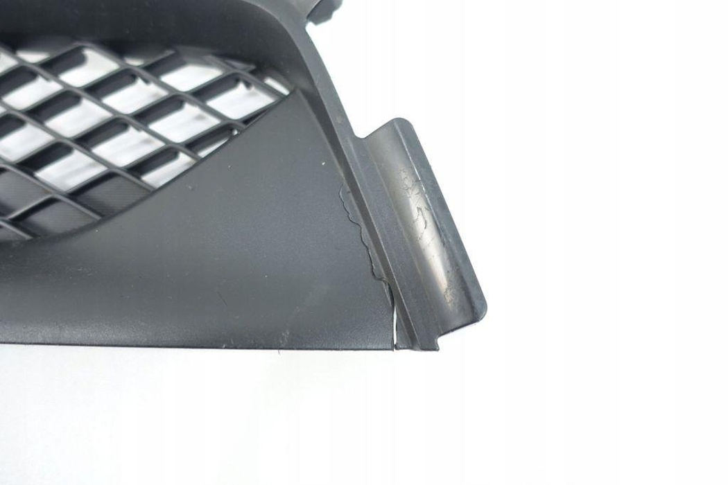 MITSUBISHI ASX 1 generation (2010-2020) Priekšējā bampera augšējā reste 6402A217 30602854
